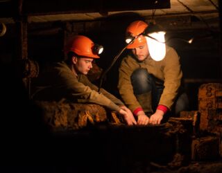 Wydobywanie węgla w kopalni przez górników do produkcji ekogroszku Pułkownik - wegielsklep.pl